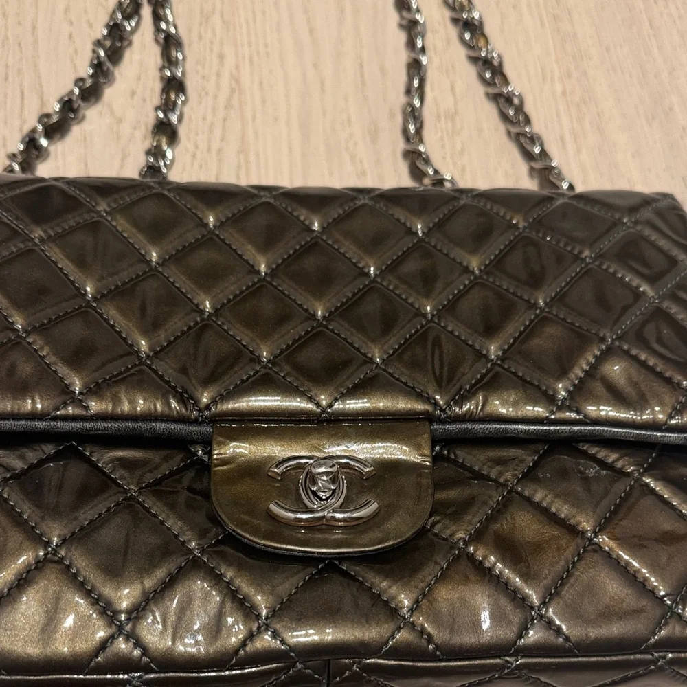AUTHENTIC Chanel Classic Flap Bag – Dark Greem Patent Leather